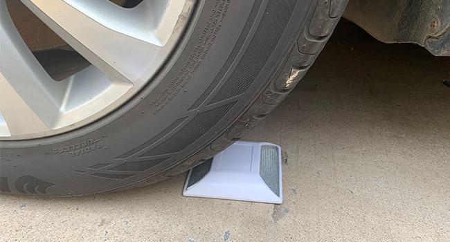 reflective road studs